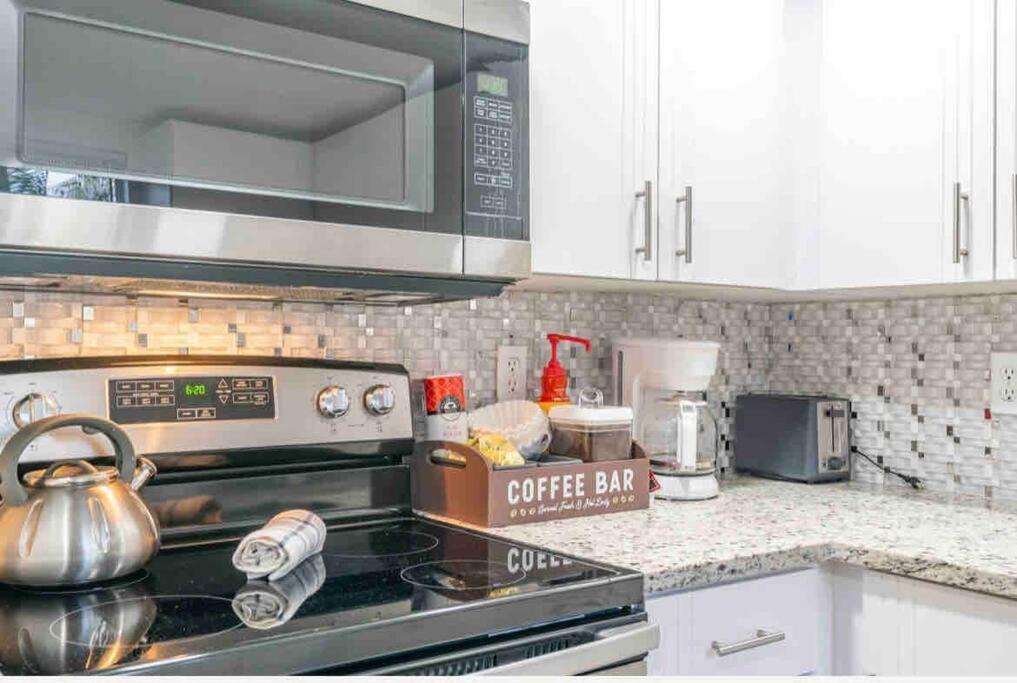 Lovely 2 Bedrooms, Steps Away From The Beach. Bradenton Beach Dış mekan fotoğraf